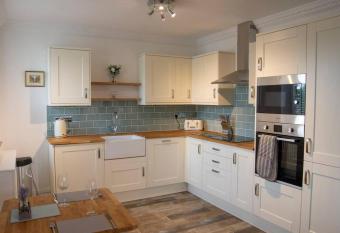 Grapevine Getaway allows 18 year olds to book a room