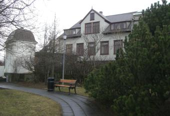 Central Guesthouse Reykjav  k allows 18 year olds to book a room