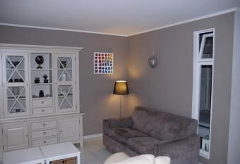 Bernardus 0504 allows 18 year olds to book a room