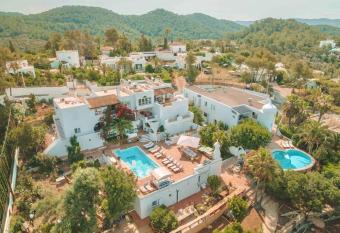 Seaview Villa has Balcony rooms