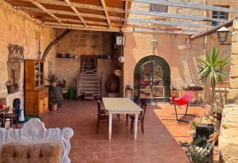 Il-Harruba Farmhouse has Balcony rooms