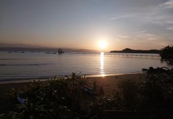 Happy Monkeys has Balcony rooms