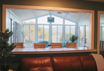 Monte Vista has rooms with a private hot tub