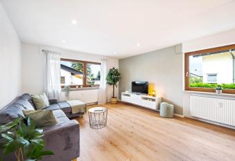 Casa Tortuga - Ruhige 3 Zimmer Wohnung in H  ttenfeld has Balcony rooms