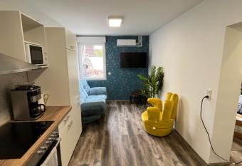 Sam Apartments LU/Oppau allows 18 year olds to book a room