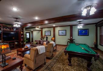 Calcasieu Lodge has Balcony rooms