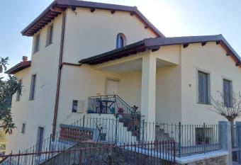 il Gallo has Balcony rooms