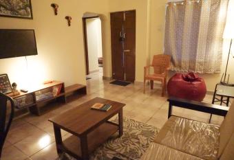 Serenity - A cozy 2bhk house has Smoking rooms
