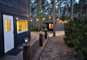 Reiu Holiday Home has Balcony rooms