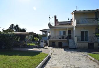 The Family House! Kariani Beach of Kavala has Balcony rooms