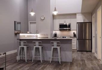 Airway Flats Welcomes You has Balcony rooms