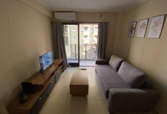 Depto confortable y bien ubicado allows 18 year olds to book a room