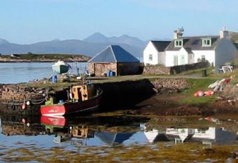 Pier Cottage, Applecross has Balcony rooms