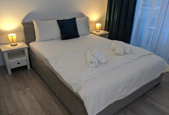 Alina s Deluxe Apartment and free private parking has Balcony rooms