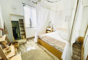 Ray Studio has Balcony rooms