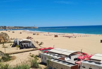 Apartamento Portim  o attractive novelty allows 18 year olds to book a room