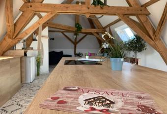 Nid de cigogne has rooms with a private hot tub