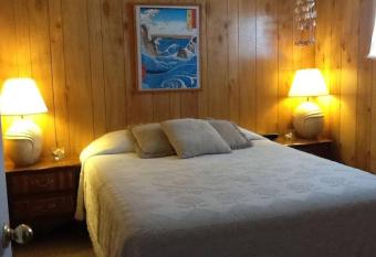 Suite Breeze Beach Vacation Rental - one bedroom apartment. has Balcony rooms