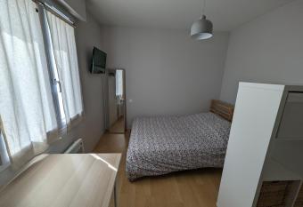 Chez Guillaume allows 18 year olds to book a room