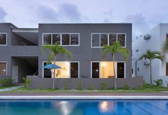 Beach front Blue Summer Apartment Costa Del Sol has Balcony rooms