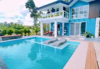 The Bleu Mansion Iligan has Balcony rooms
