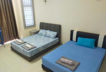 Cheerful 3-Bedroom Residential Home with Free WIFI has Balcony rooms