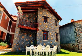 Caba  a en pueblo m  gico 14 has Balcony rooms