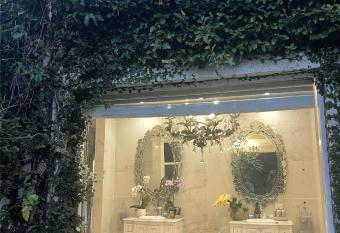 Sarabah Estate Vineyard & Villa has Balcony rooms