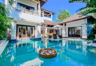 Cempaka Villa by Premier Hospitality Asia has Balcony rooms