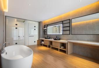 GINCO Hotel Guangzhou Baiyun Airport has Balcony rooms