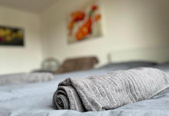 Sch  ne zentrale Zimmer in Wilhelmshaven allows 18 year olds to book a room