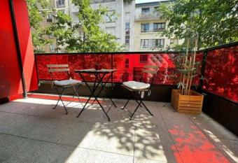 Studio 30m2 near Paris has Balcony rooms