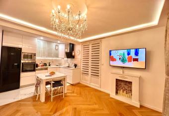 Alexandru Home has Balcony rooms