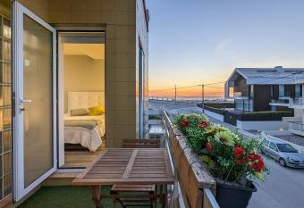 Costa Nova Ocean View has Balcony rooms