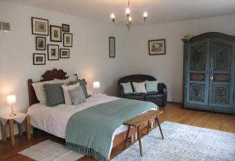 La maison de Lili has Balcony rooms