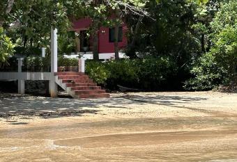 Piman Pu Arthouse has Balcony rooms