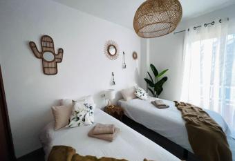 Casa Elodie - Sunny Apartment has Balcony rooms