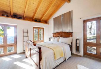 Cozy Belvedere House with Terrace has Balcony rooms