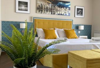 MA Giurati Suites has rooms with a private hot tub