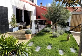 Maison aux Portes de La Rochelle et des Plages has Balcony rooms