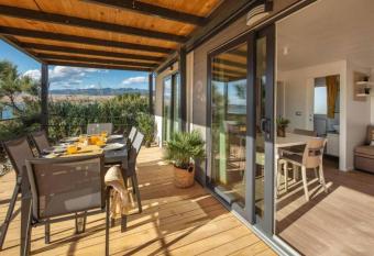 Lavanda Mobile Home at Terra Park Spiritos camp has Balcony rooms