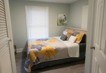 Charlestown 3/2 with bonus room -whole house rental, pets allowed allows 18 year olds to book a room