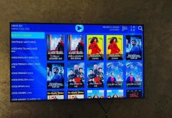 Corniche apartments has rooms with a private hot tub