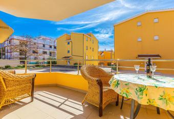 Galeb two bedroom apartment has Balcony rooms
