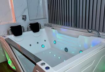 Hotel SOGU TOWER allows 18 year olds to book a room