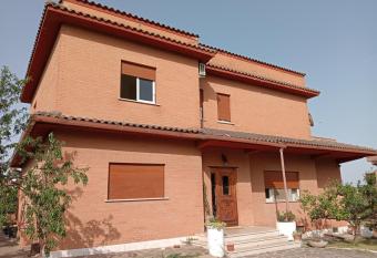 Da Piero e Gina allows 18 year olds to book a room