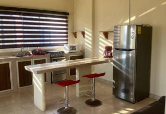 Bungalow at the beach all services allows 18 year olds to book a room