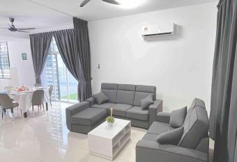 Home Stay@Desaru 23m8 has Balcony rooms