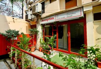 HOTEL STARCITY allows 18 year olds to book a room