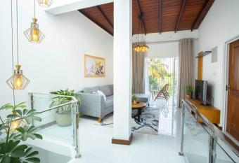 The Greens Luxury Boutique Villa has Balcony rooms